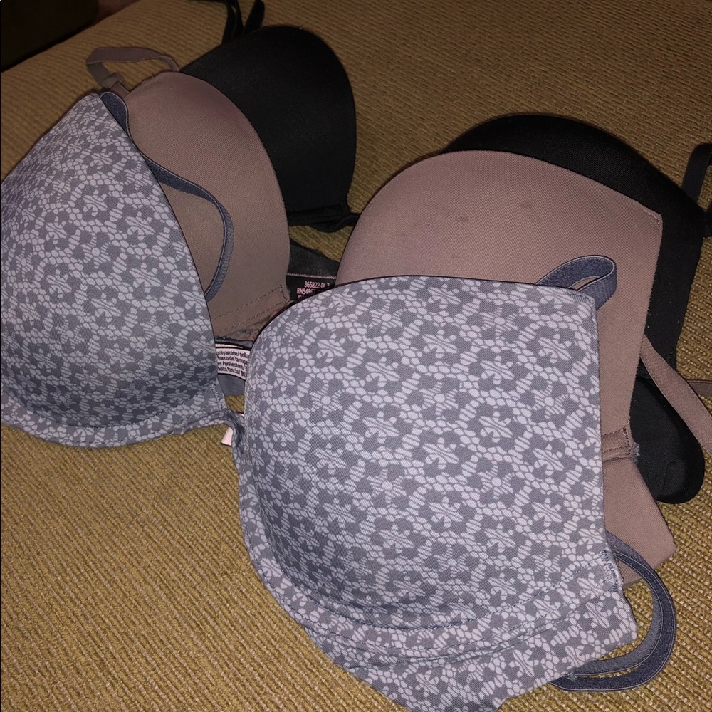 VICTORIA SECRET PADDED BRAS - 32A